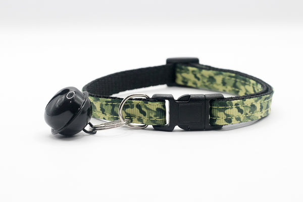 Camouflage Pattern Quick Release Black Buckle and Big Bell Hand Made Cat Kitten Adjustable Neck Collar