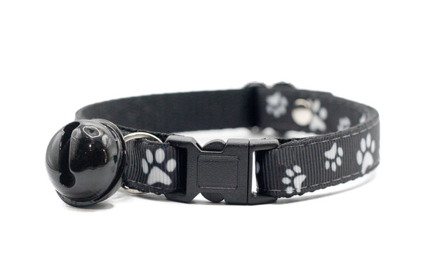 Premium Quality Nylon Cat Kitten Neck Collar Paw Pattern with Big Bell