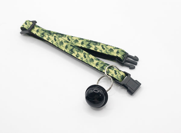 Camouflage Pattern Quick Release Black Buckle and Big Bell Hand Made Cat Kitten Adjustable Neck Collar