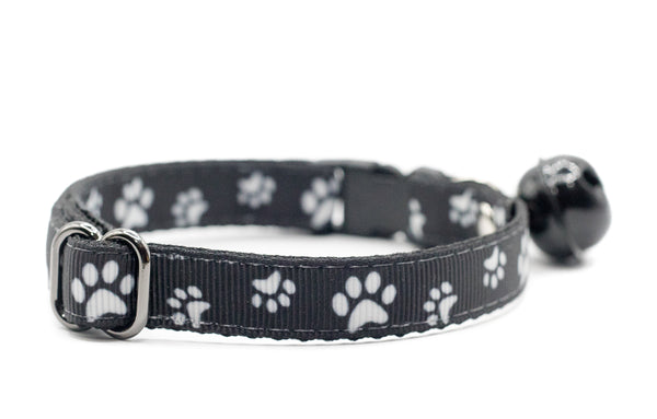 Premium Quality Nylon Cat Kitten Neck Collar Paw Pattern with Big Bell