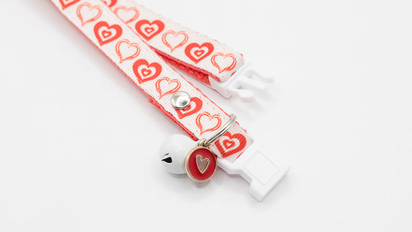 Premium Quality Nylon Pet Cat Kitten Neck Collar with Heart Pendant White Bell